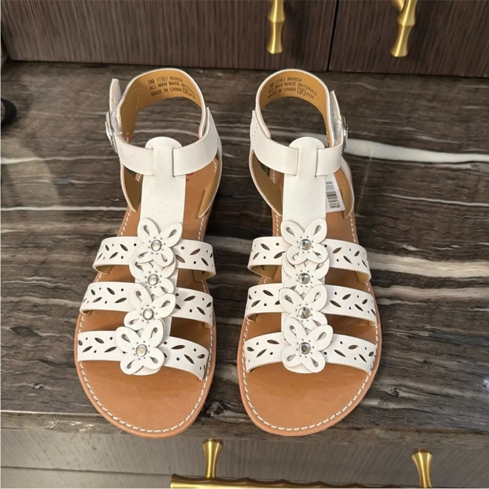 Rachel White Butterfly and Laser Cut Design Sandals NEW